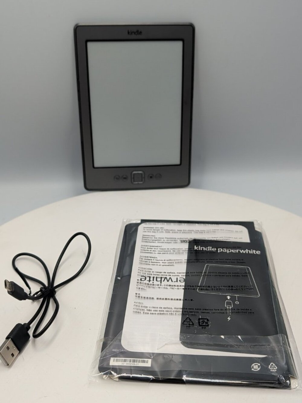 Amazon Kindle 4th Gen D01100 6" ereader 2GB Wi-Fi Black Reset Unregistered